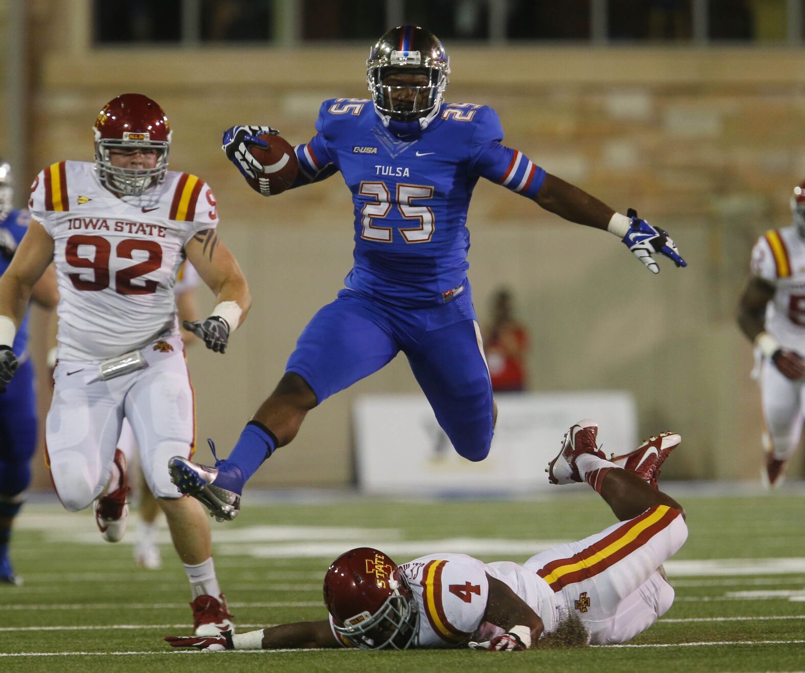 6- RB Ja'Terian Douglas